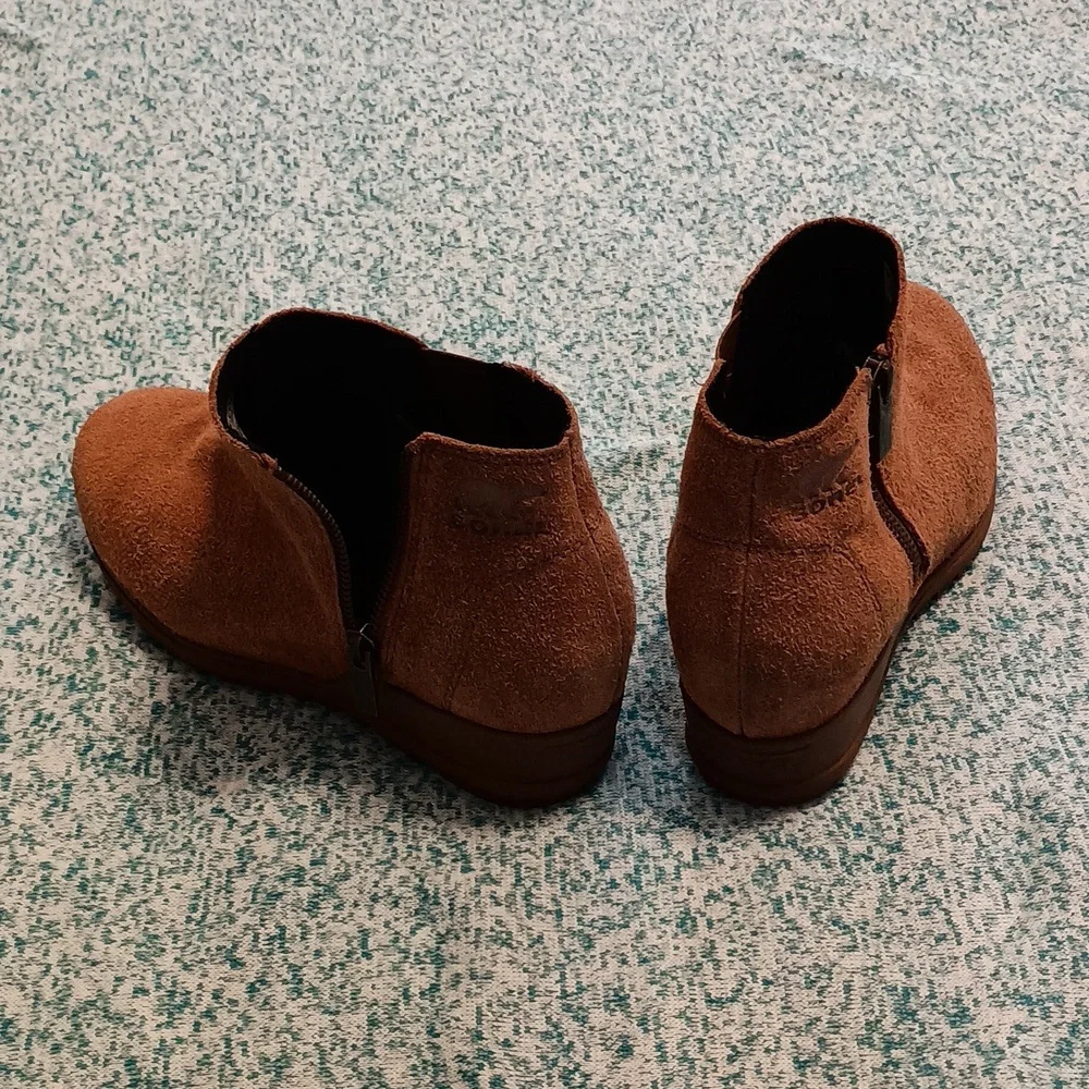 Sorel Evie II Waterproof Suede Zip Ankle Bootie Women's Size 9.5 Velvet Tan